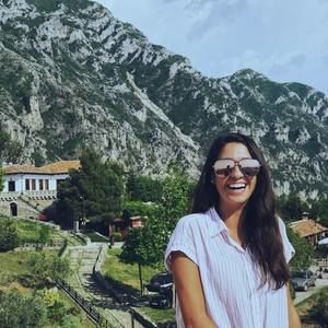 Meet your Posher, Caroline